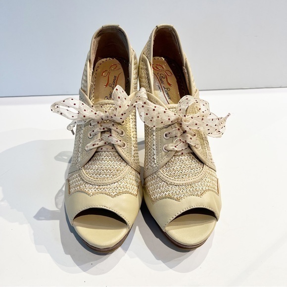 Anthropologie Shoes - 💋Anthropologie Poetic License London heels. Size 38.5 or size 7.5 in US